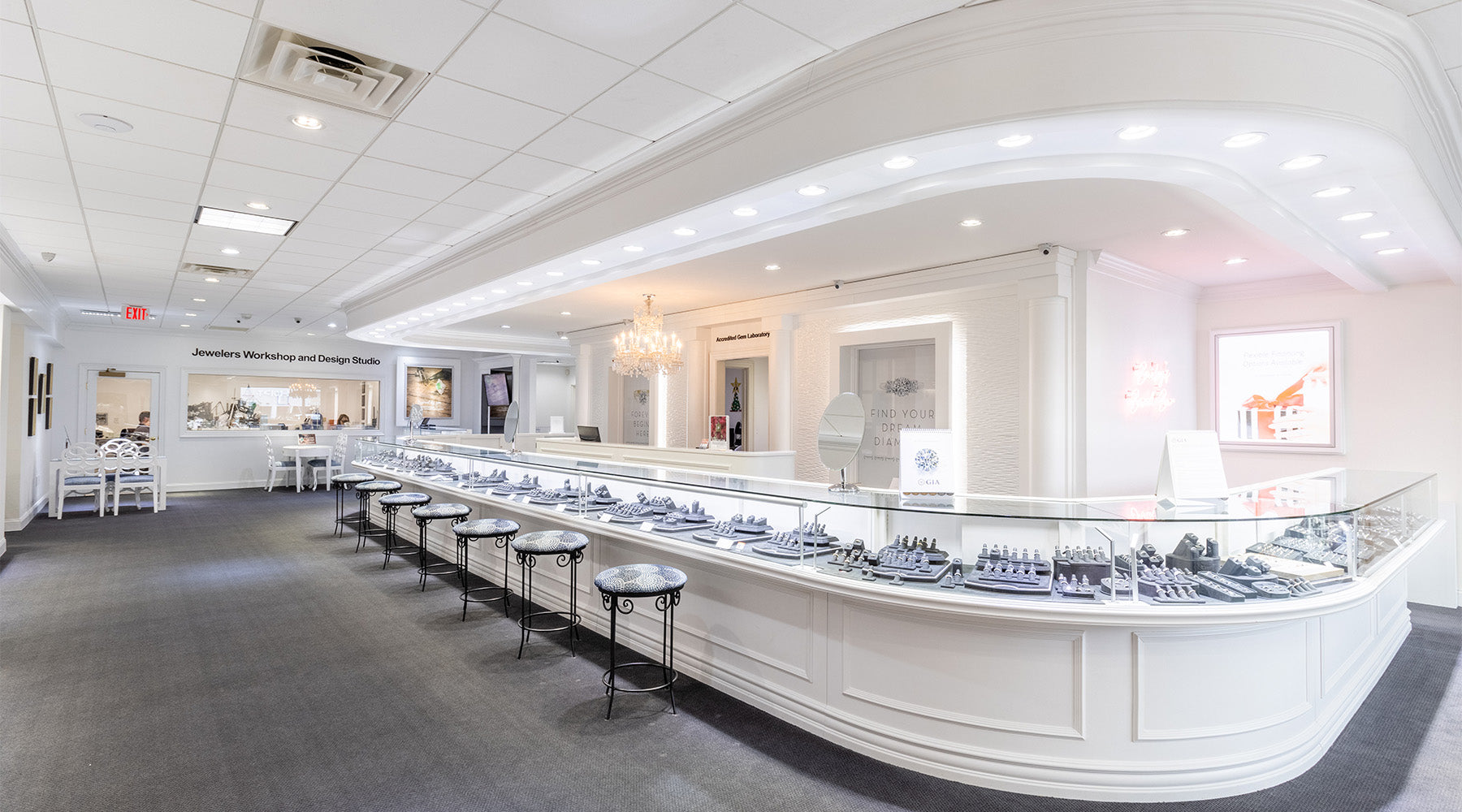 Fine Jewelry: Why In-Person Shopping Wins Every Time