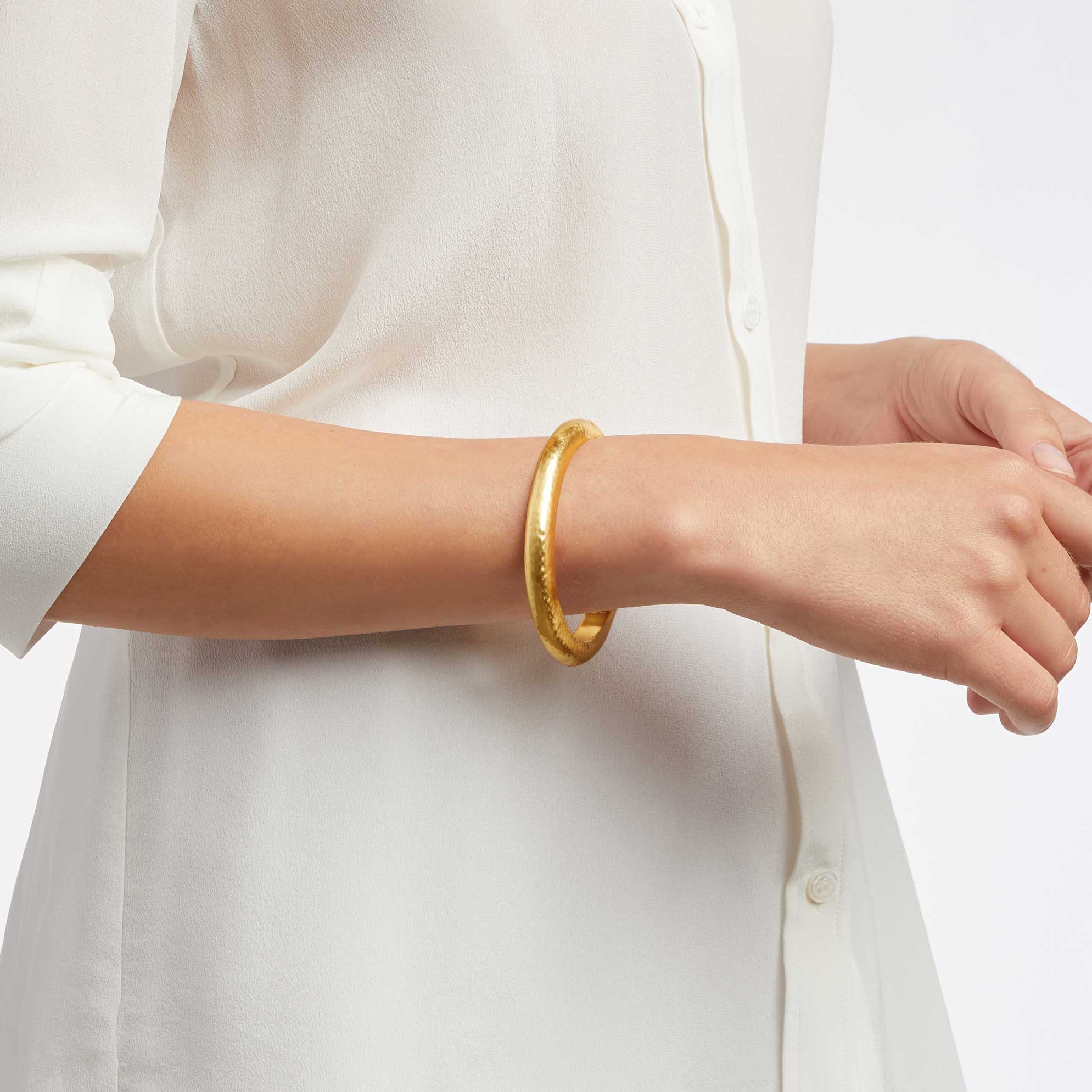 Julie Vos Catalina Hinge Bangle in Yellow Gold, Size S