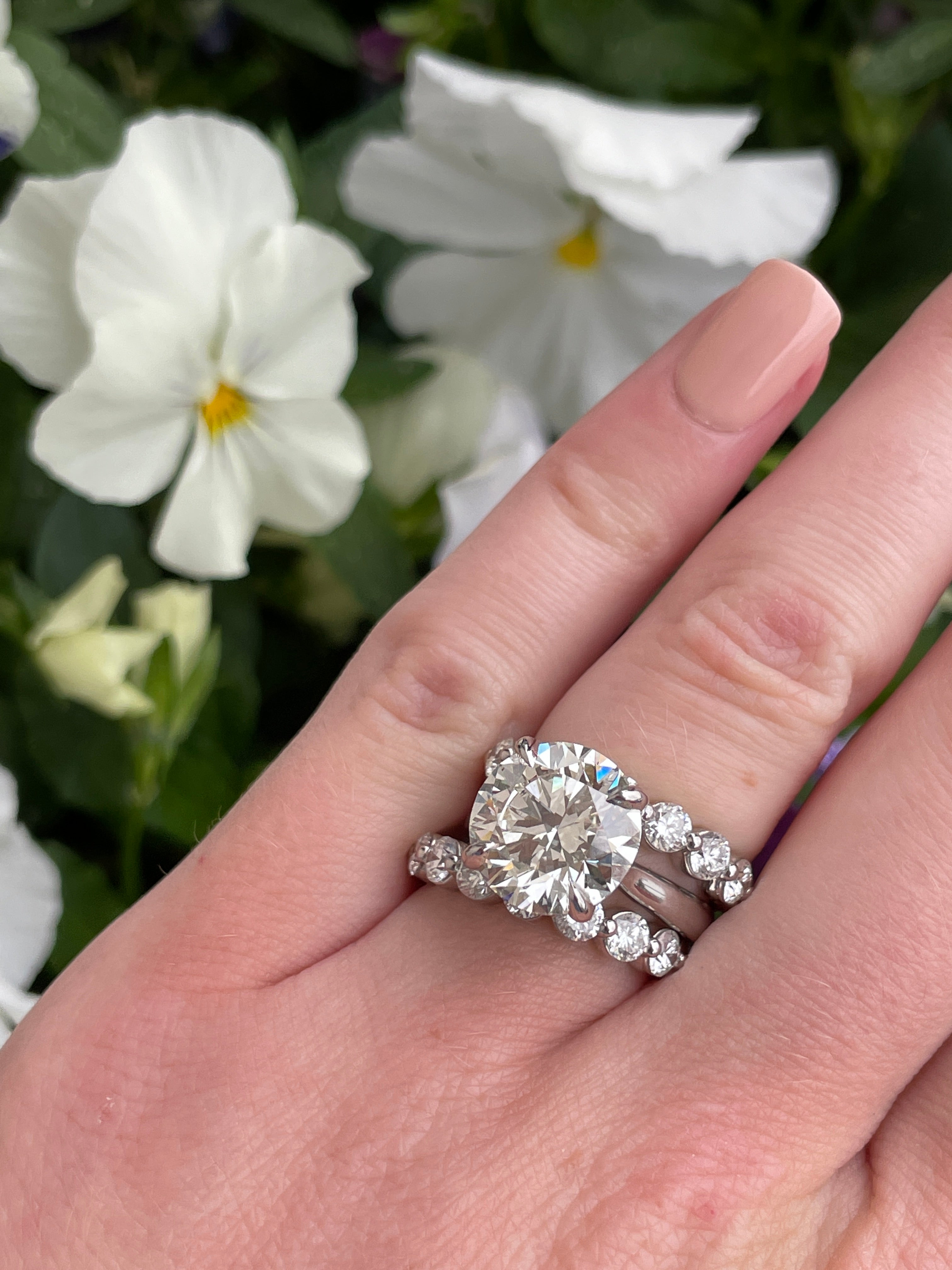 Halfway Single Prong 1.00CT Diamond Band in 14K White Gold, Size 6