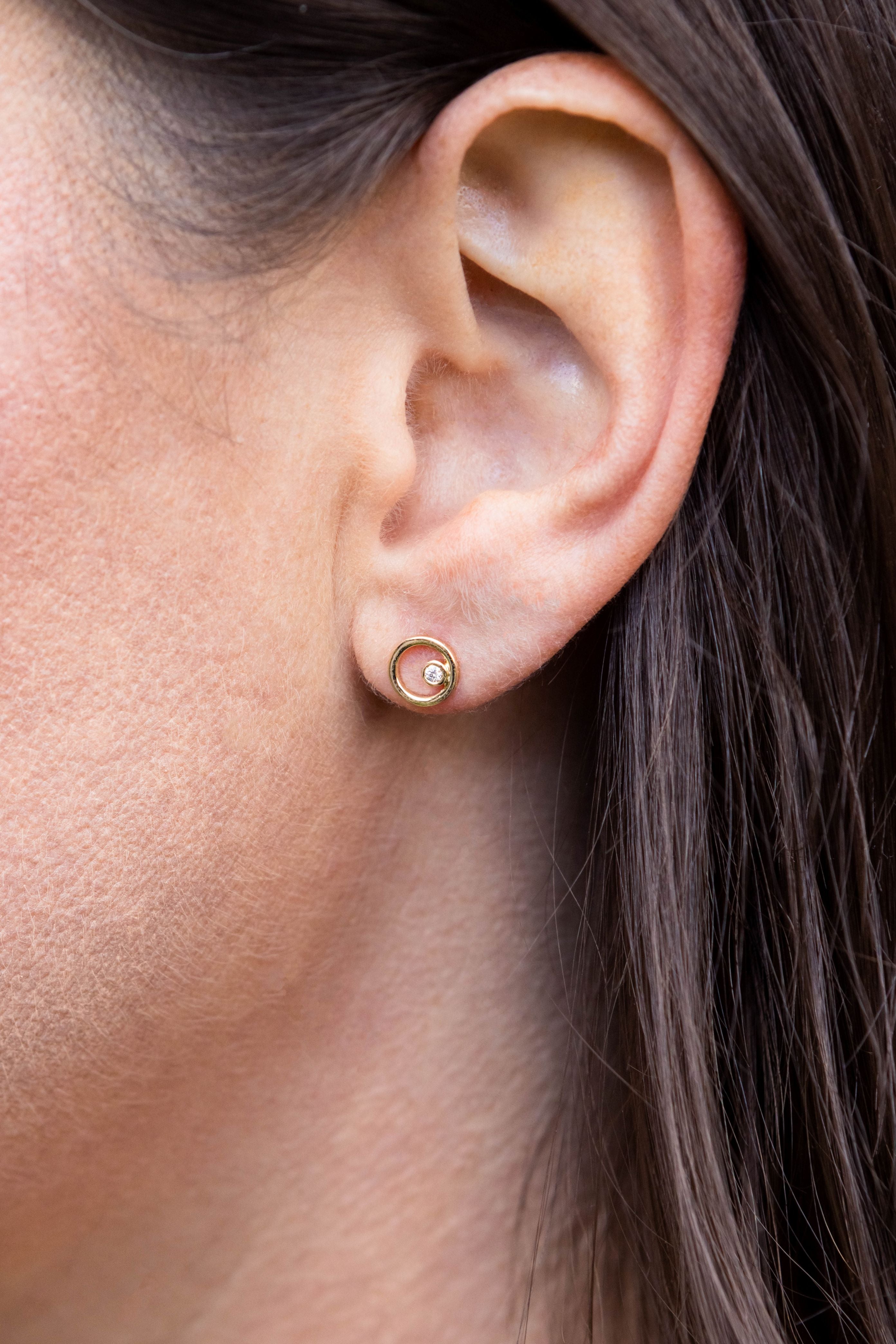 Open Circle with Diamond Stud Earring in 14K Yellow Gold