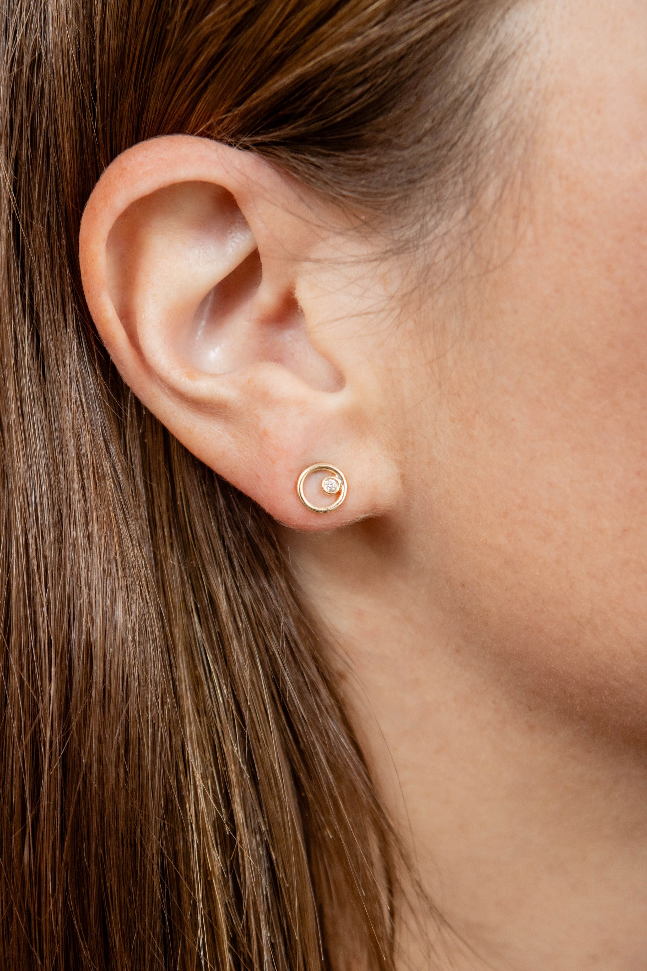 Open Circle with Diamond Stud Earring in 14K Yellow Gold
