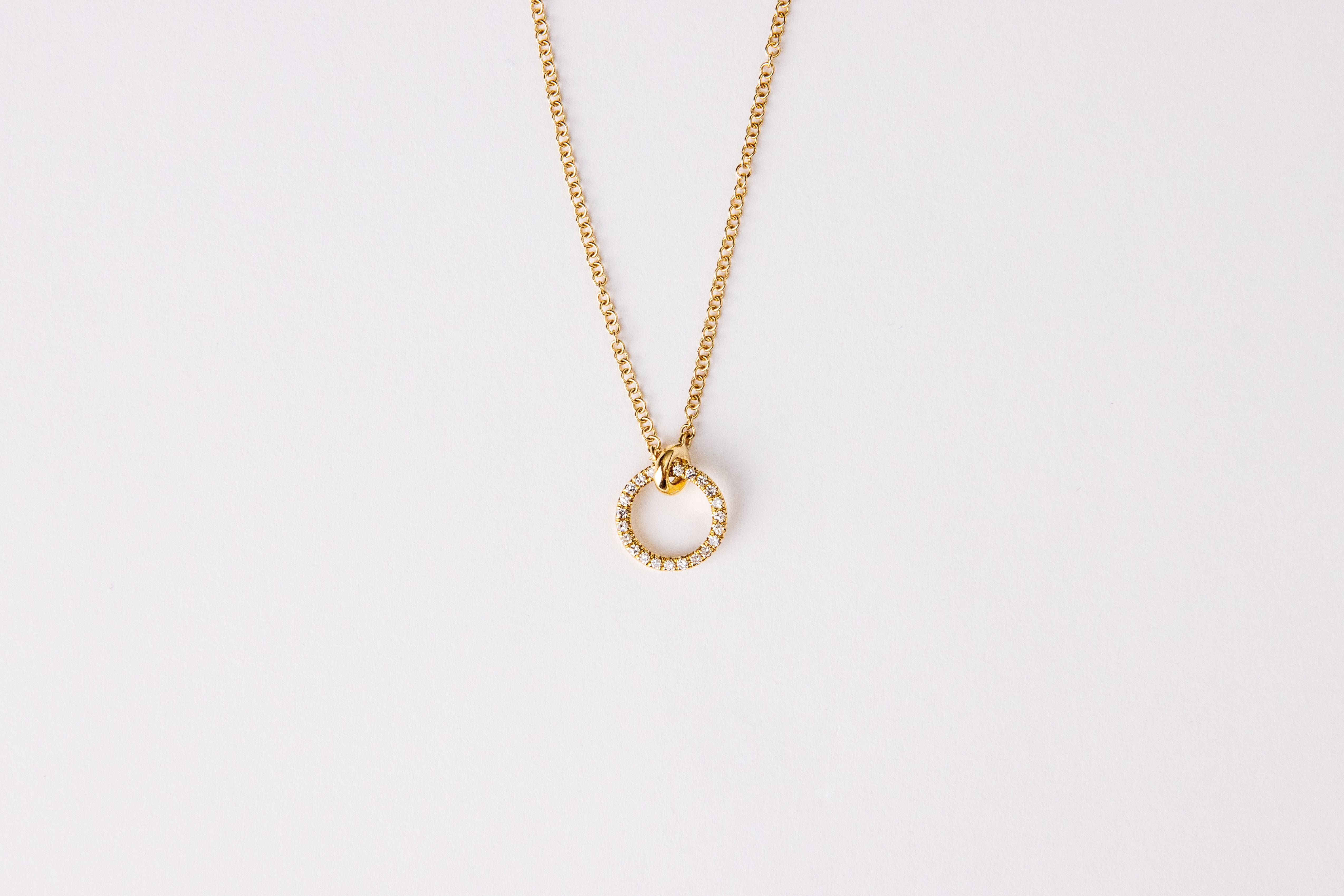 Diamond Interlocking Circle Necklace in 14K Yellow Gold