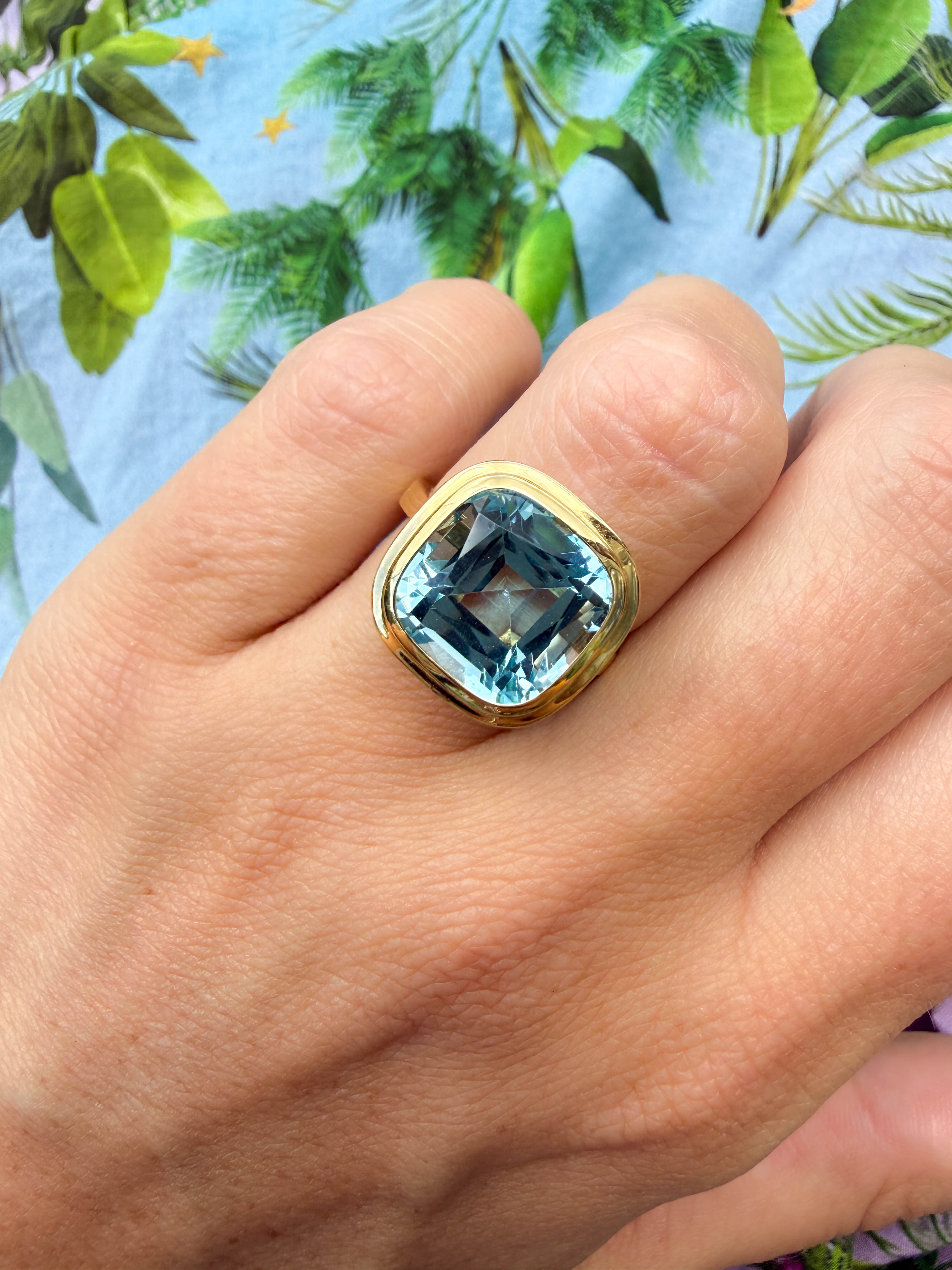 Goshwara Blue Topaz Cushion Bezel Set Ring in 18K Yellow Gold, Size 7