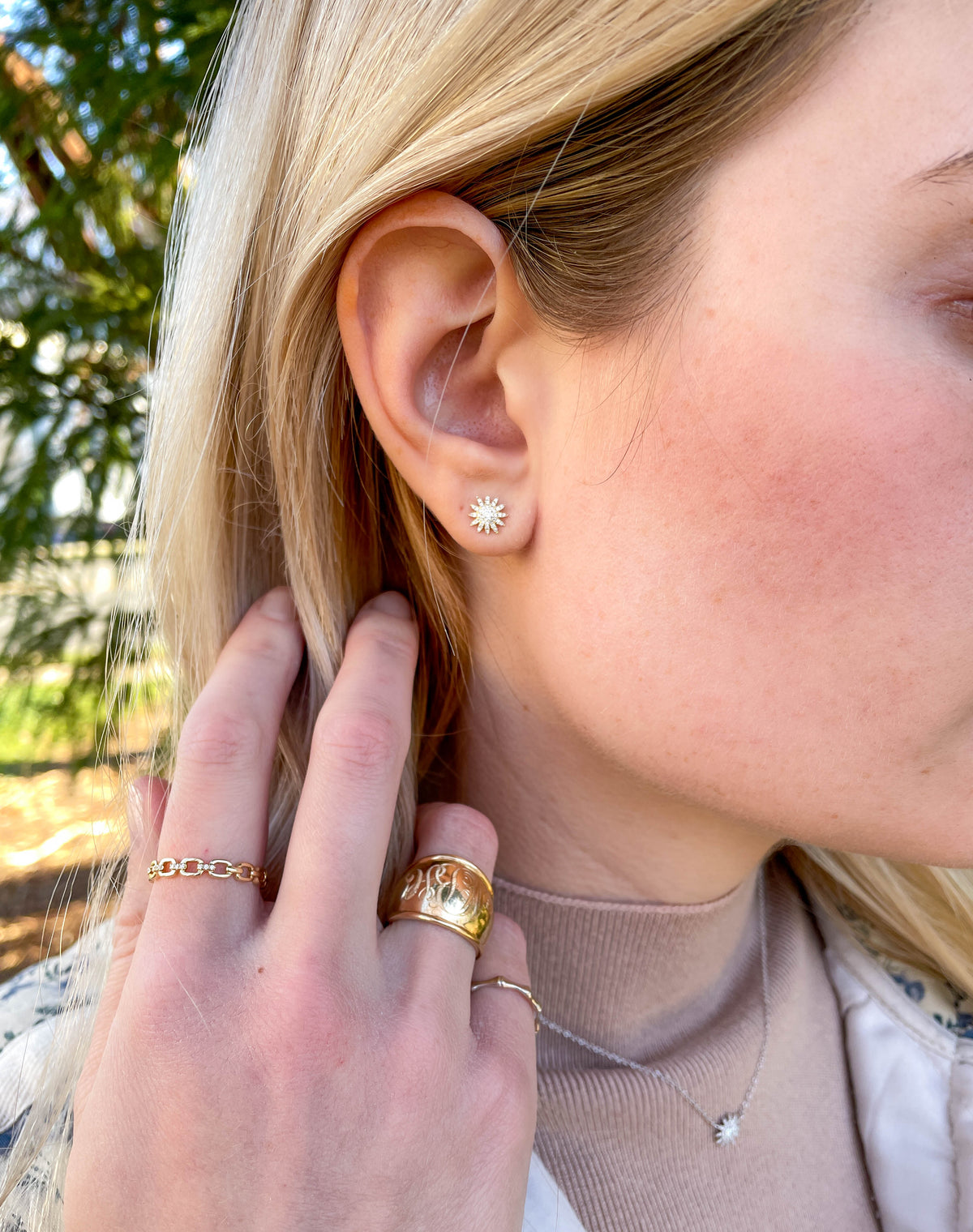 Sunburst Stud Earrings in 14K Yellow Gold
