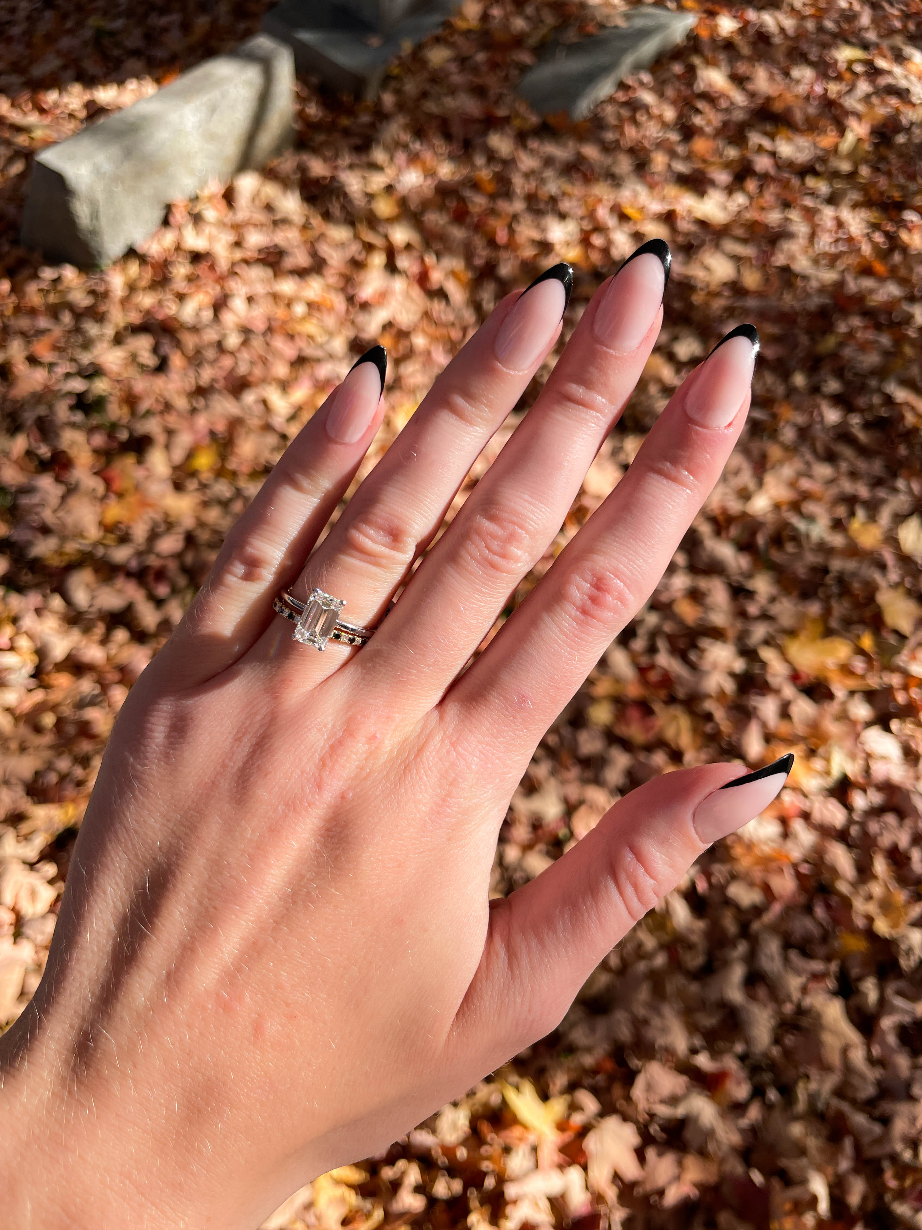 Alternating Black & White Diamond Band in 14K Yellow Gold, Size 6.5