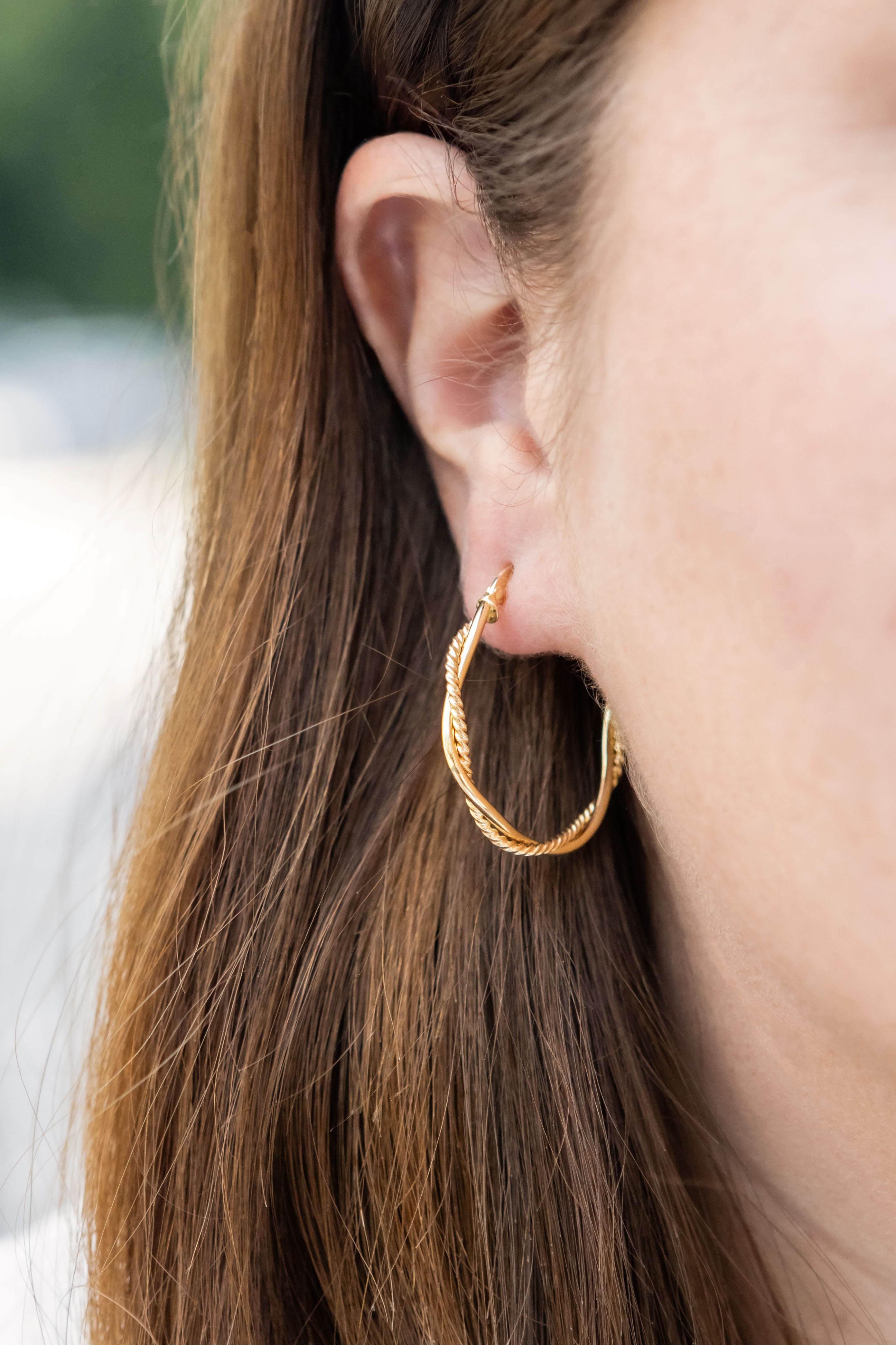 Twist Hoop Earrings in 14K Yellow Gold