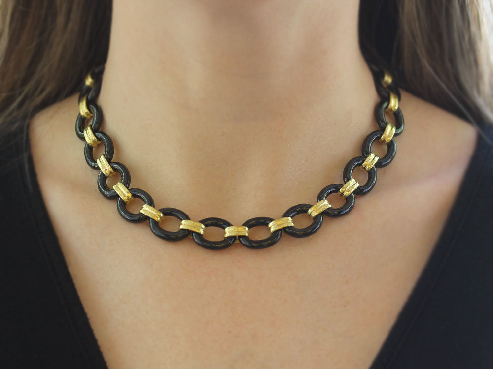 Elizabeth Locke Black Jade Link Necklace in Yellow Gold