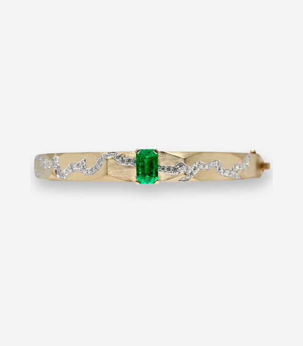 Arunashi Enigma Kintsugi Emerald Bangle in 18K Yellow Gold