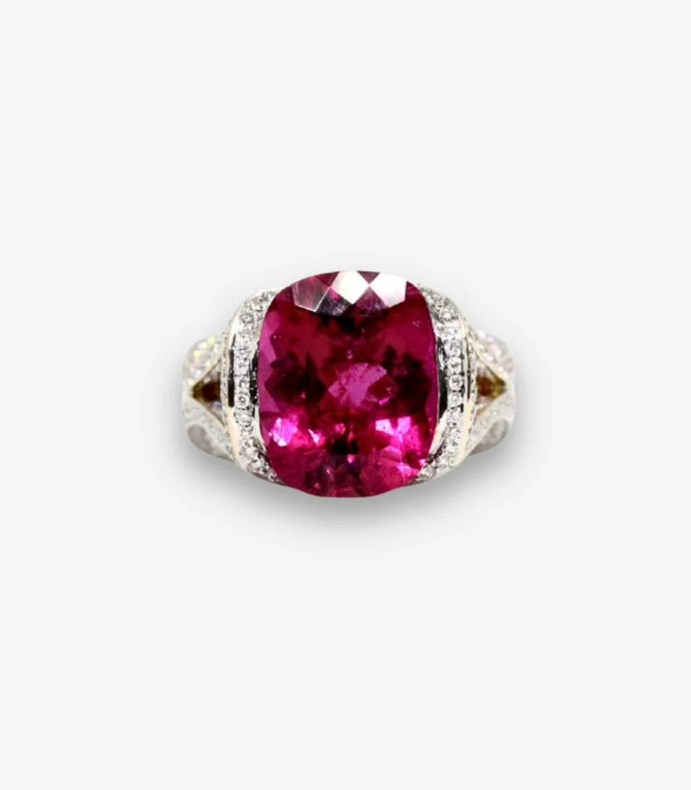 Arunashi Rubelle Ring in 18K Yellow Gold, Size 7
