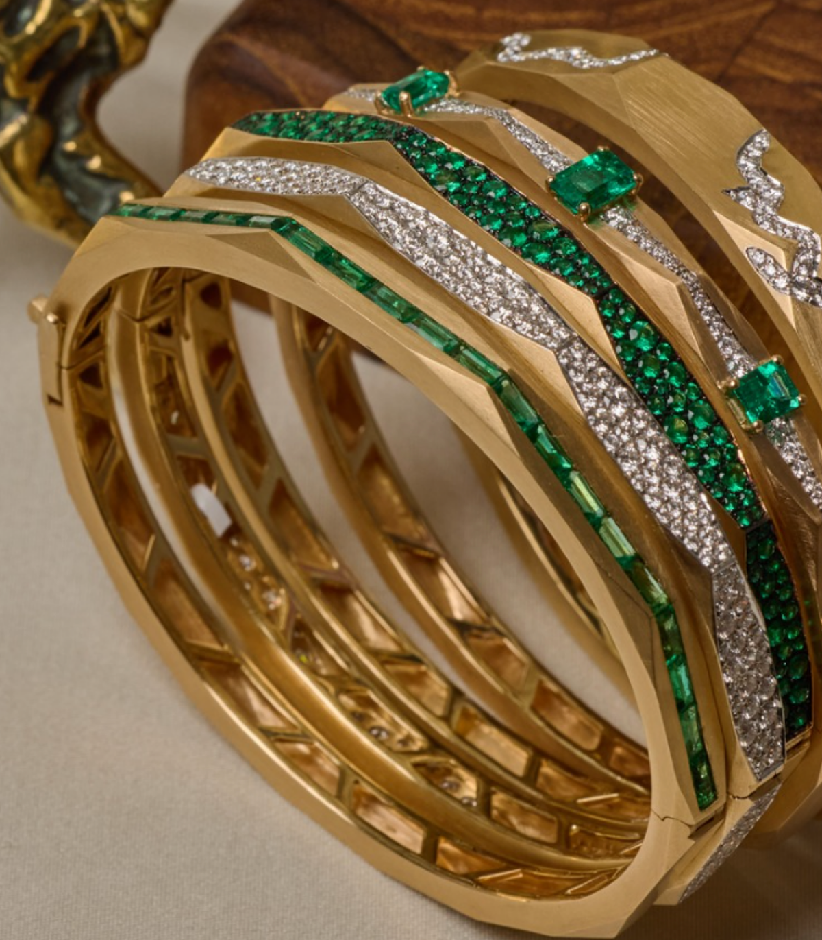 Arunashi Enigma Emerald Baguette Bangle in 18K Yellow Gold