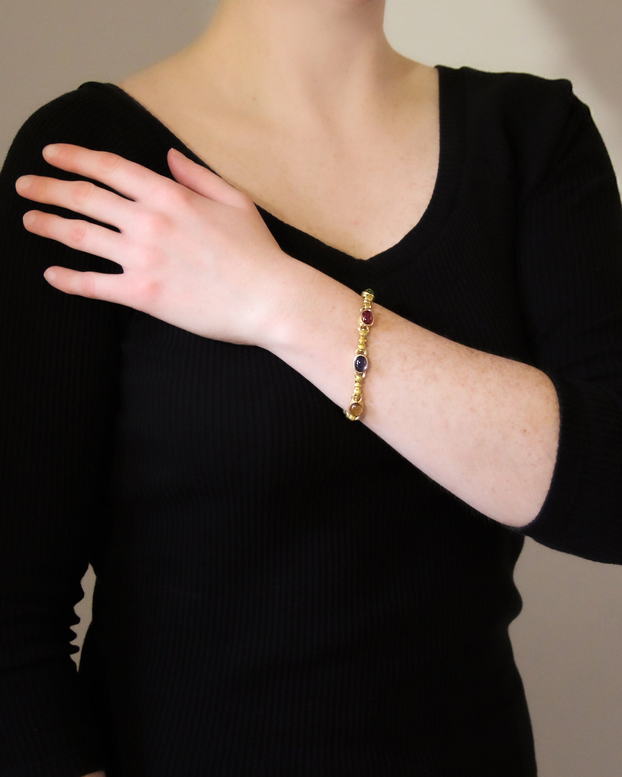 Elizabeth Locke Tutti Frutti Celtic Link Bracelet in Yellow Gold