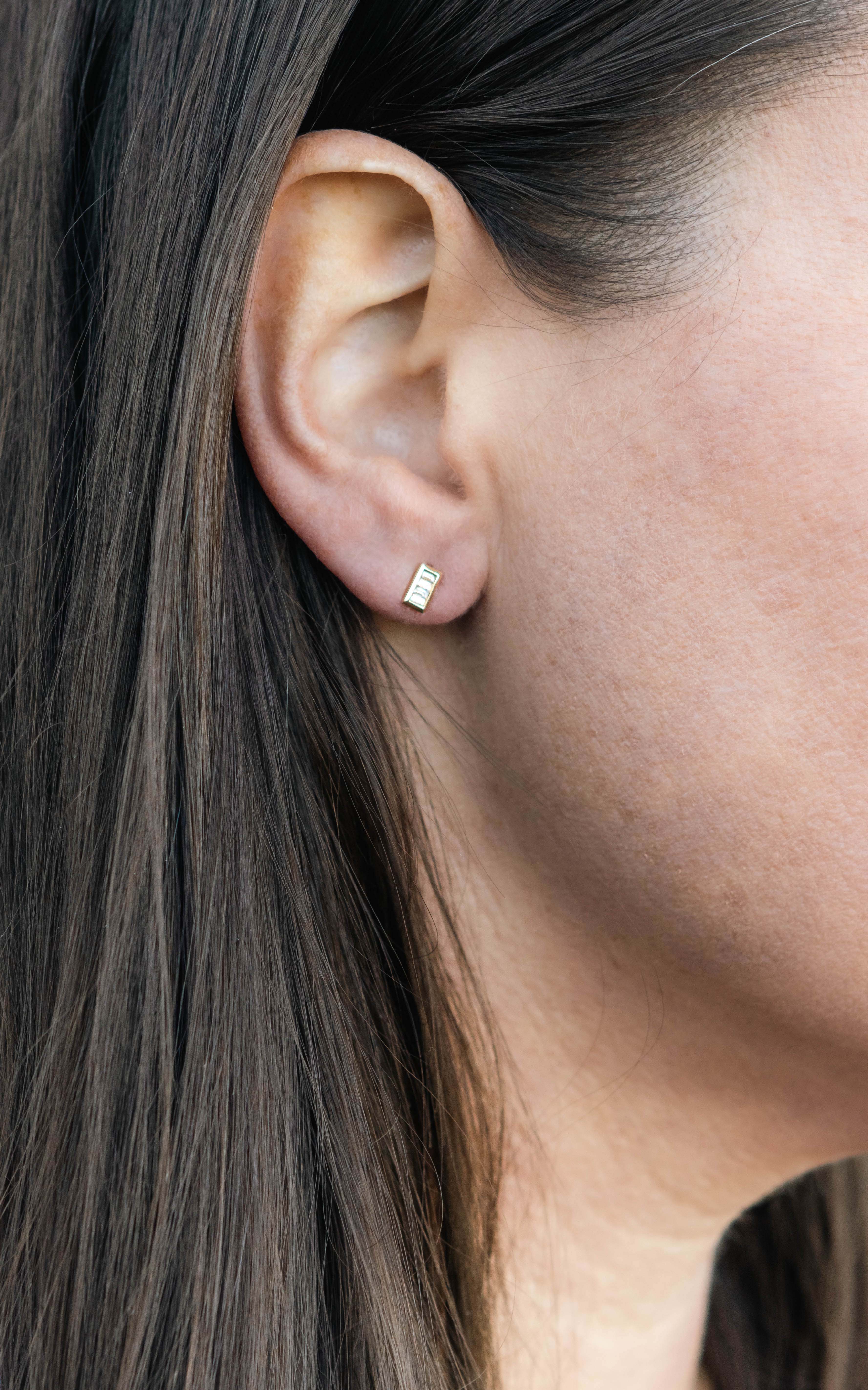 Baguette Stud Earrings in 14K Yellow Gold
