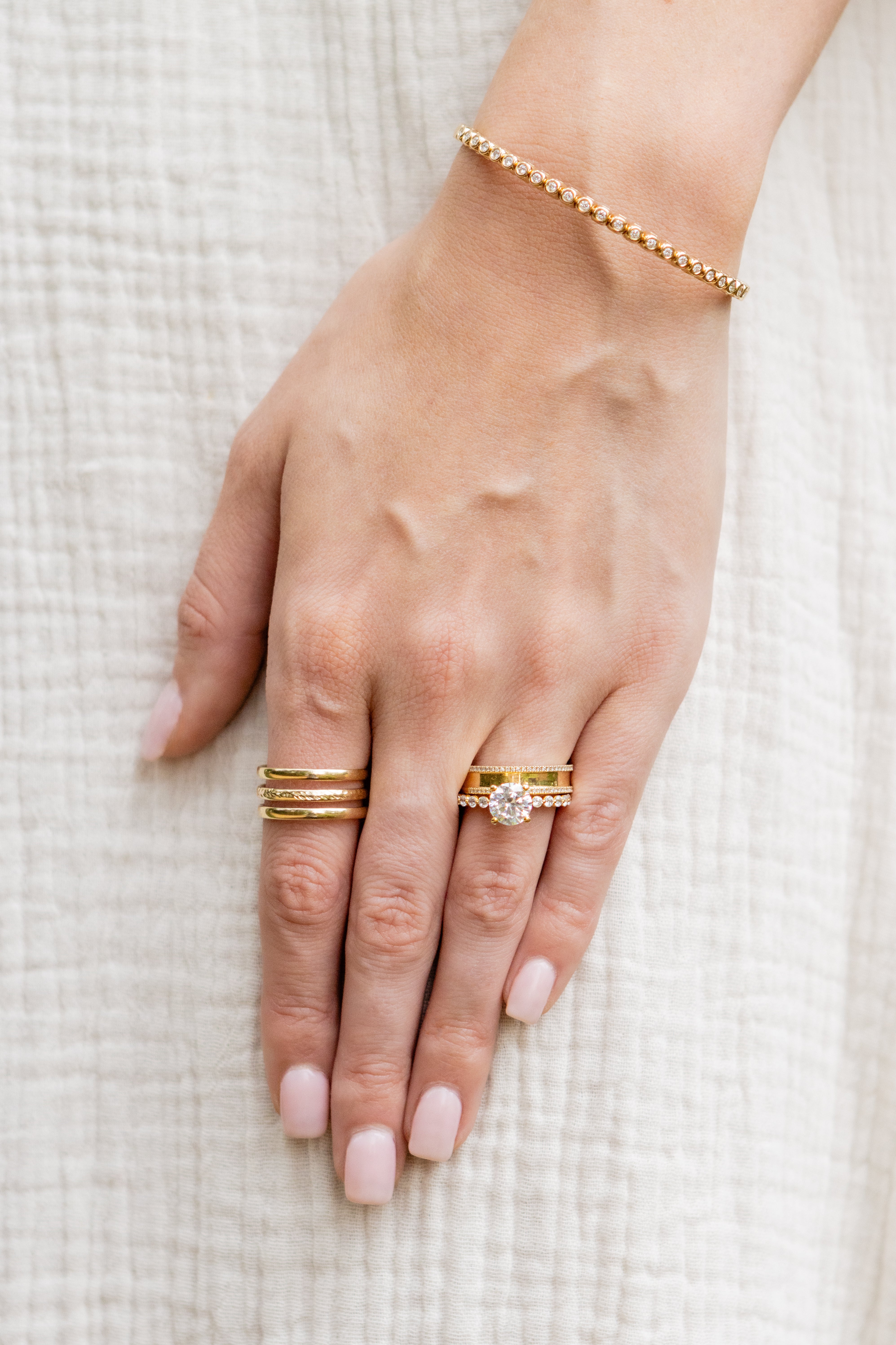 Weatherly Diamond Edge Band Ring in 14K Yellow Gold, Size 7