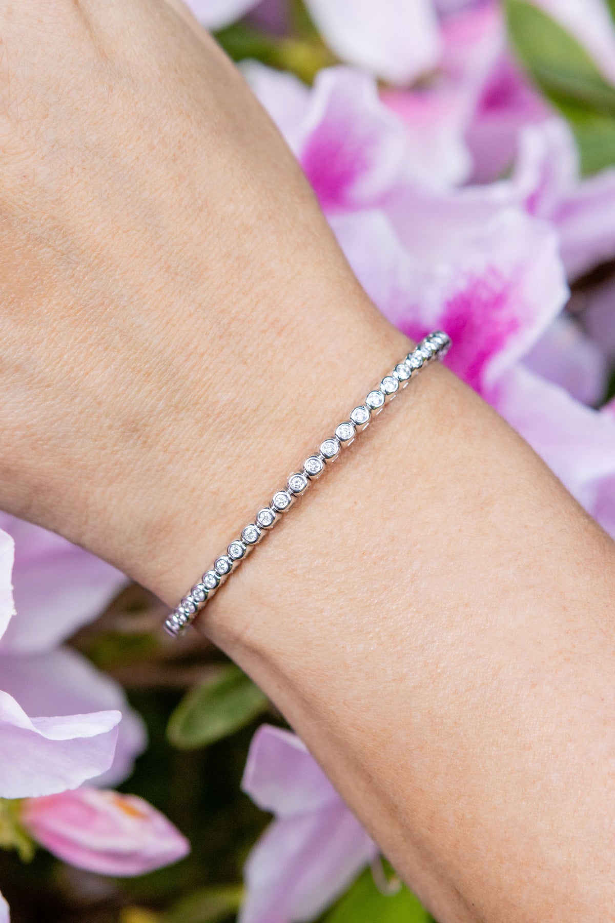 Round Diamond Bezel Flexible Bracelet in 14K White Gold