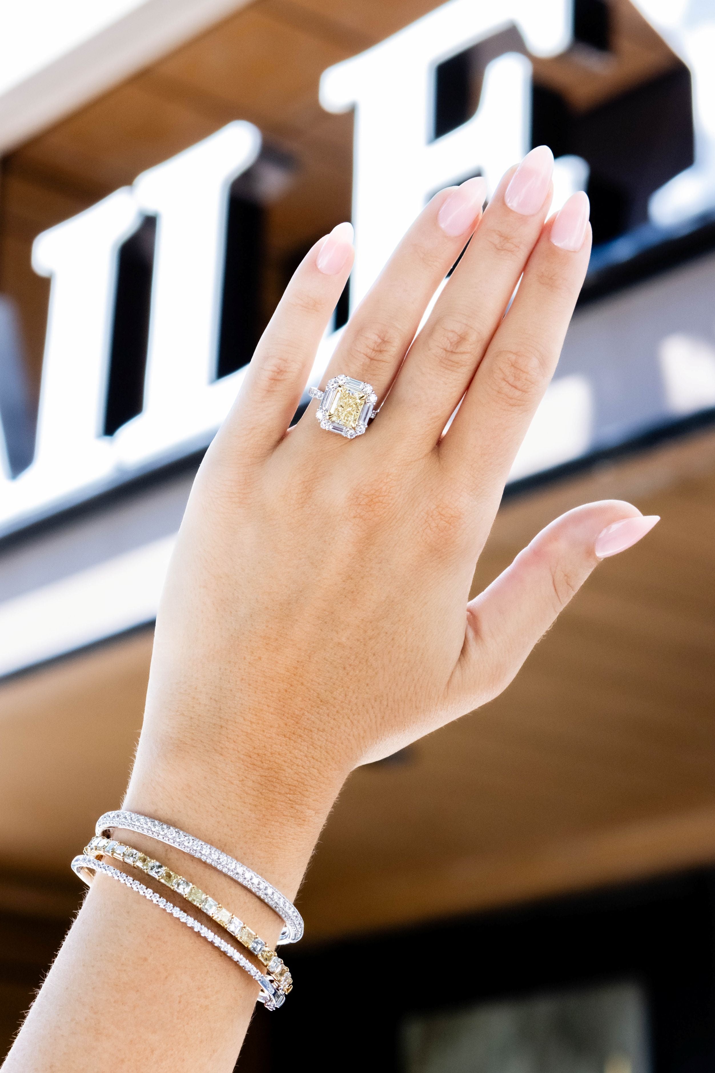 Hinge Diamond Bangle Bracelet in 14K White Gold