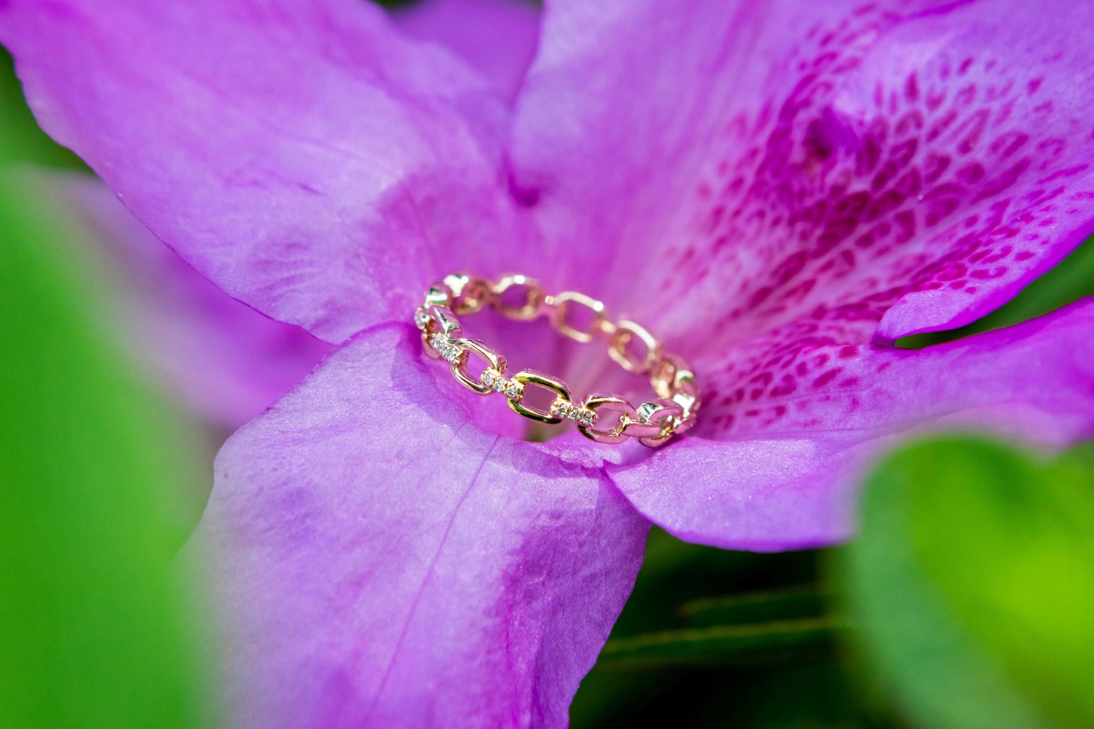 Diamond Link Ring in 14K Yellow Gold, Size 6