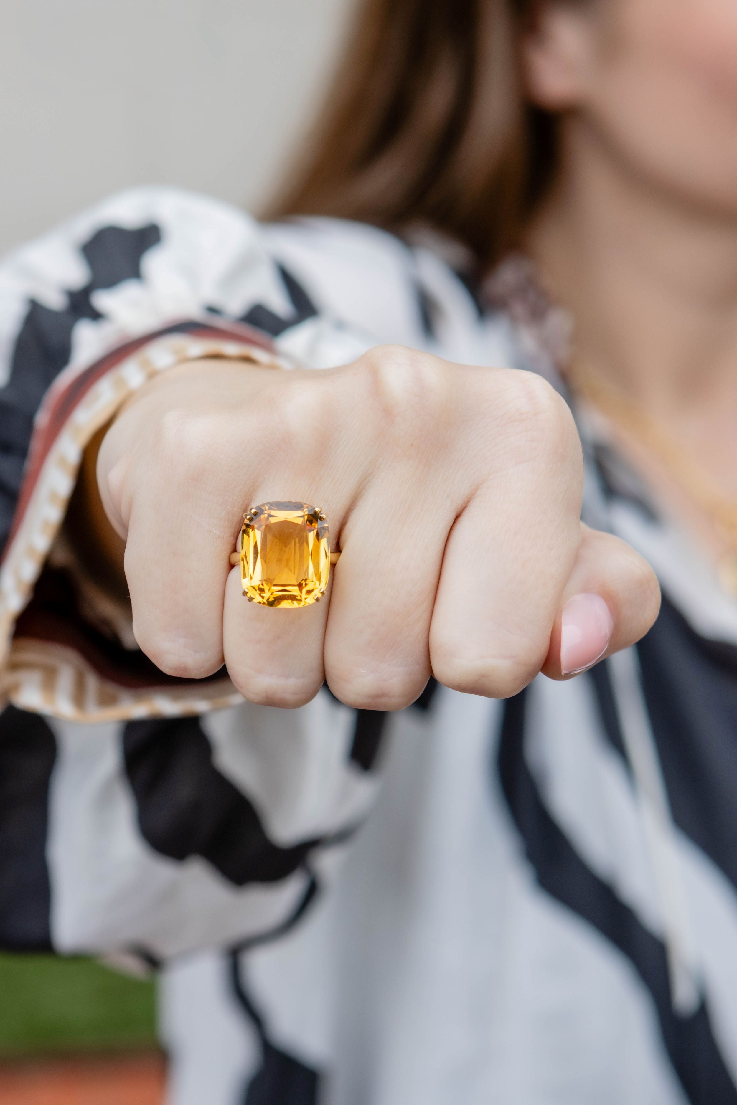 Goshwara Gossip Citrine Cushion Cut Cocktail Ring in 18K Yellow Gold, Size 7
