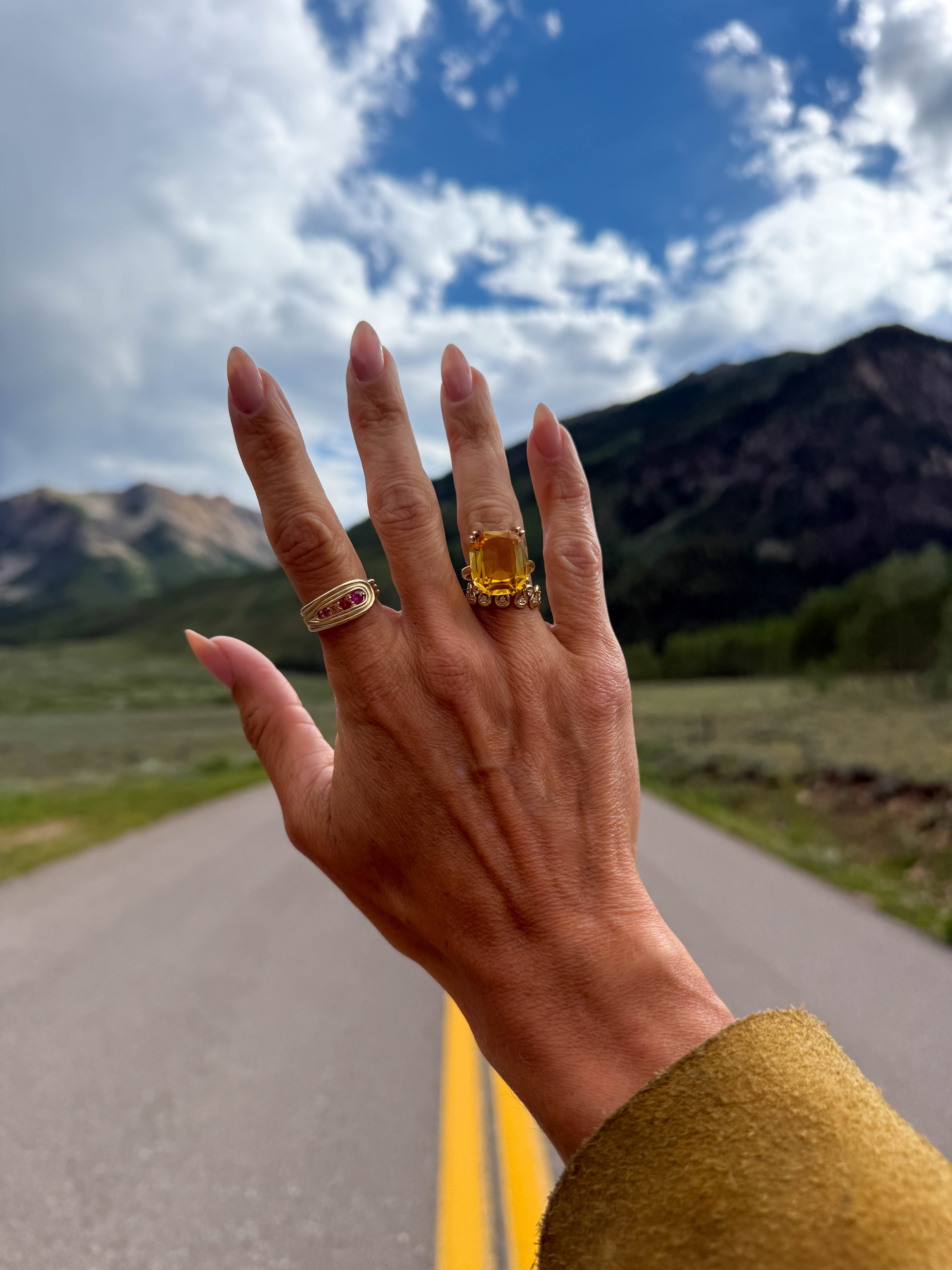 Goshwara Gossip Citrine Cushion Cut Cocktail Ring in 18K Yellow Gold, Size 7