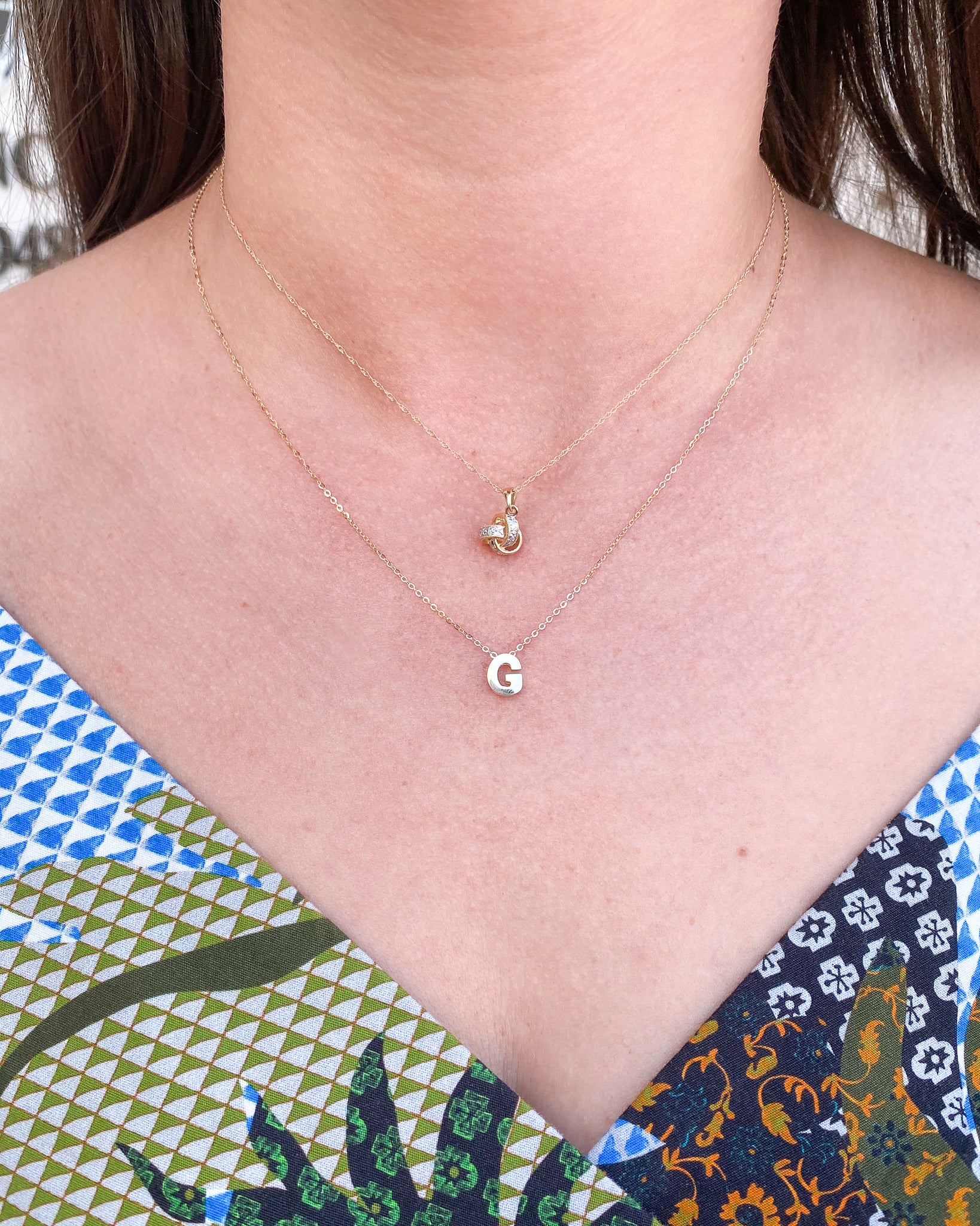 A Initial Pendant Necklace in 14K Yellow Gold