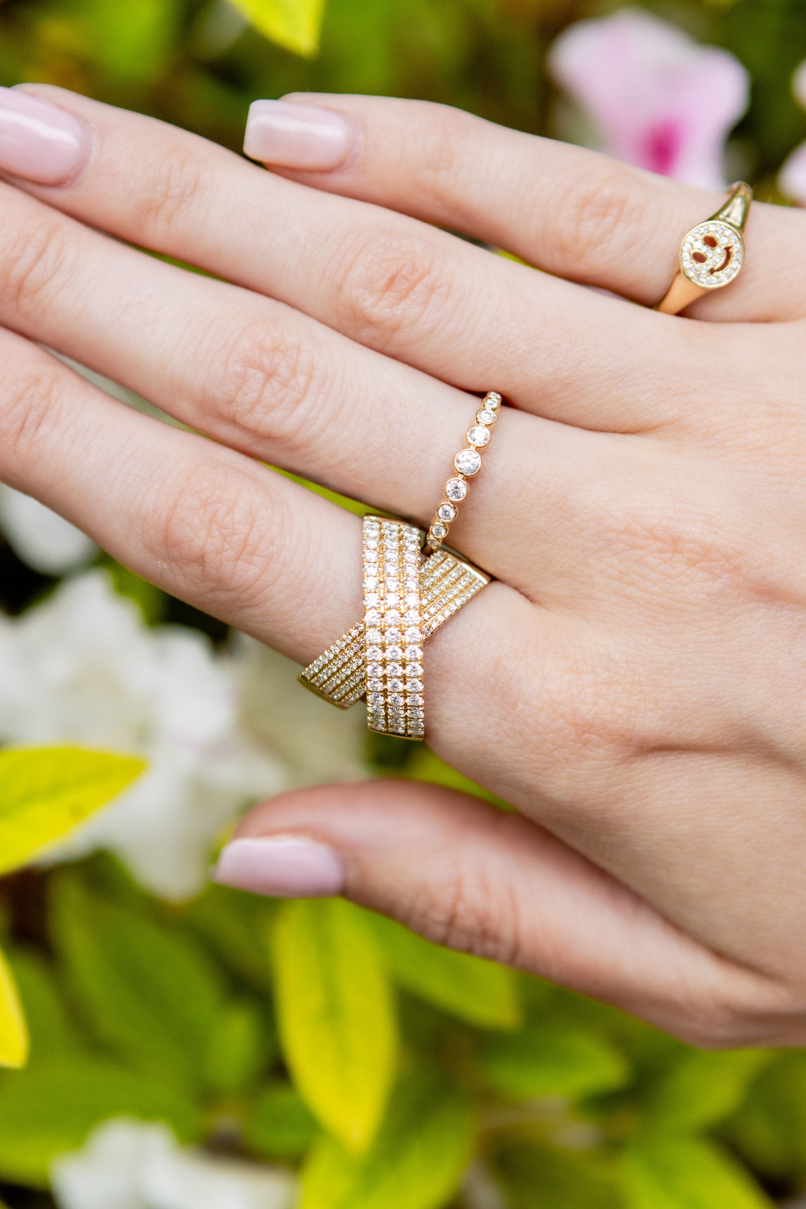 Diamond Bezel Set Graduated Band Ring in 14K Yellow Gold, Size 5
