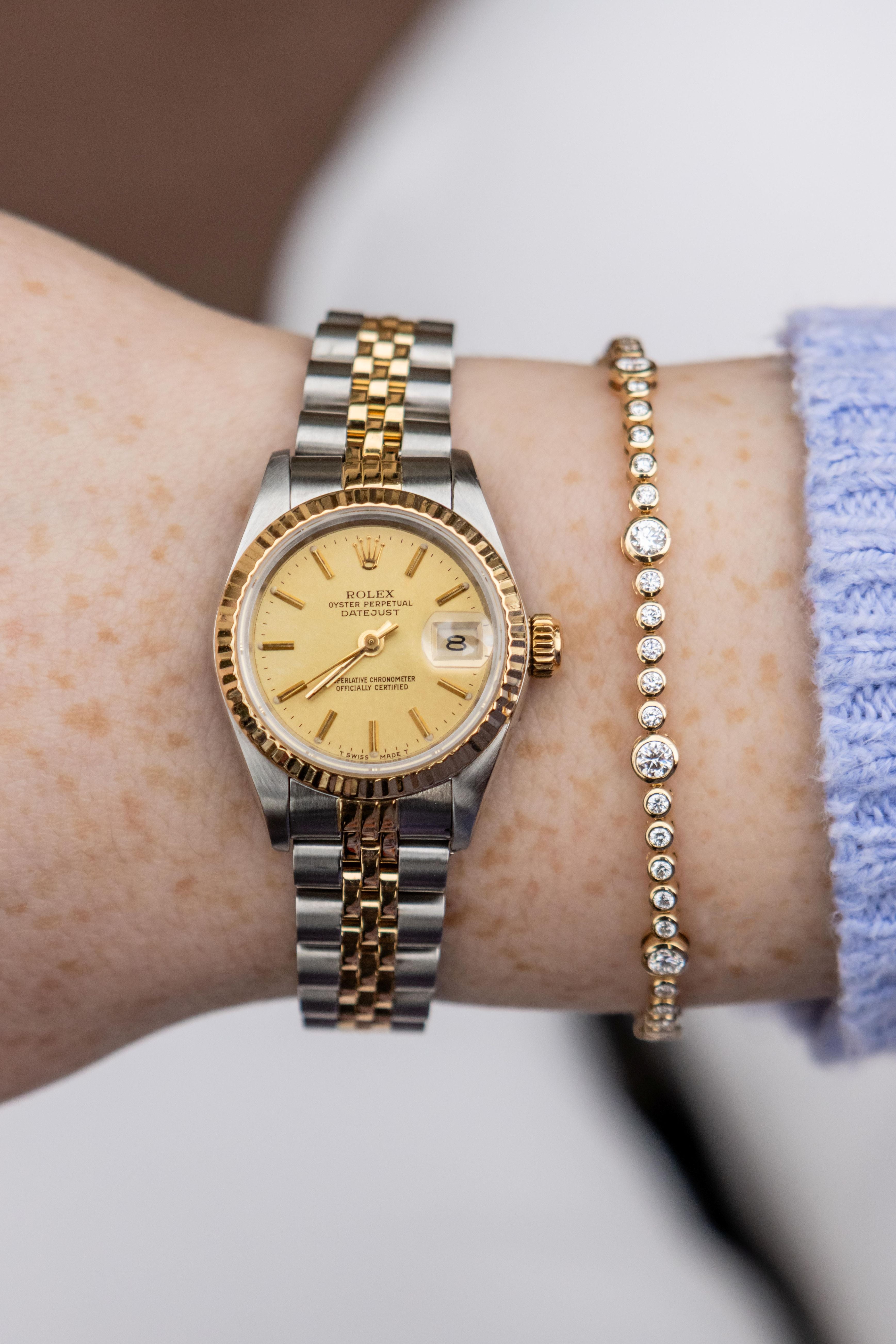 Alternating Diamond Bezel Set Tennis Bracelet in 14K Yellow Gold