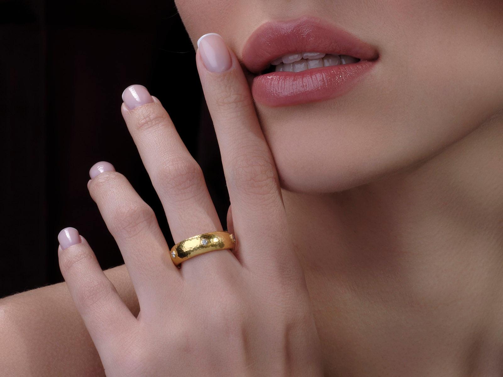 Gurhan Hoopla Diamond Band Ring in 24K Yellow Gold, Size 6.5