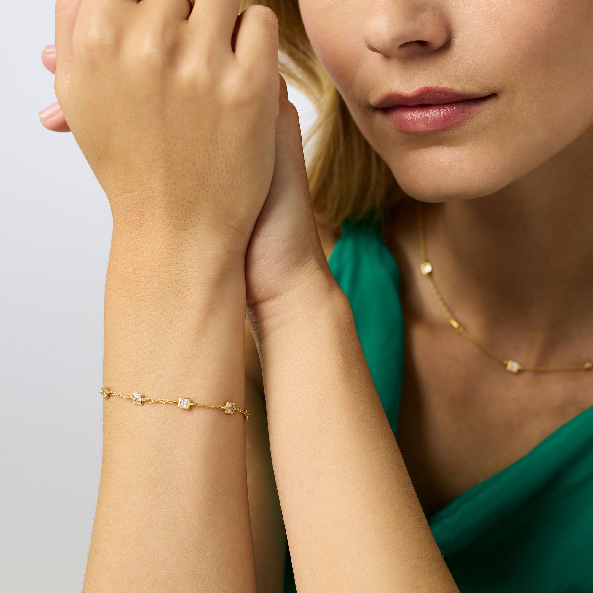 Julie Vos Jolie Delicate Station Bracelet