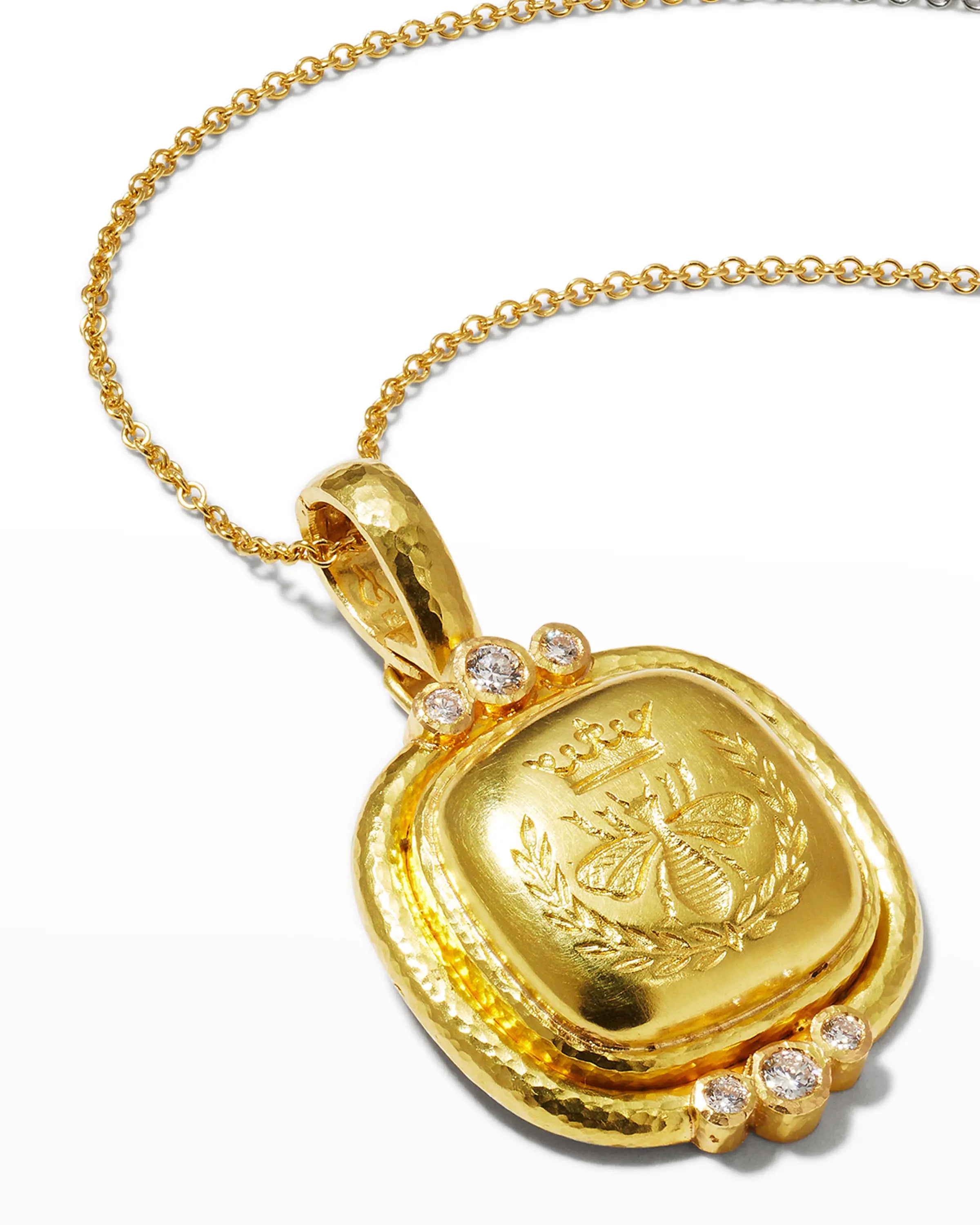 Elizabeth Locke Queen Bee Cushion with Diamonds Pendant Necklace in Yellow Gold