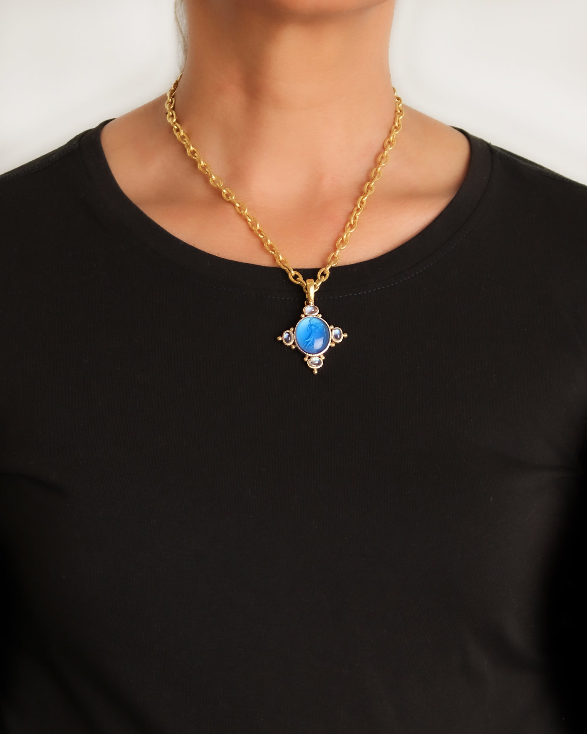 Elizabeth Locke Light Amber 'Temple Dancer' Pendant with Citrine in Yellow Gold