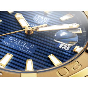 Up close view of the hands on the Tag Heuer Ladies 32mm Aquaracer Watch