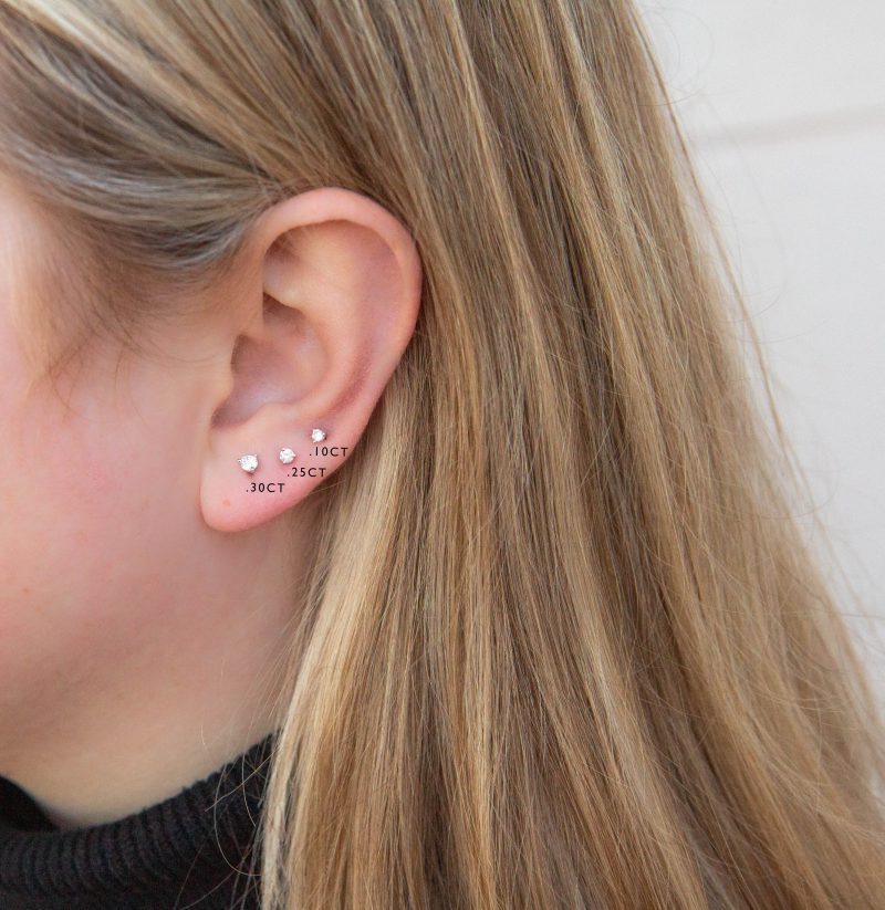 4 mm Bezel Earrings with Diamonds in White Gold | KLENOTA